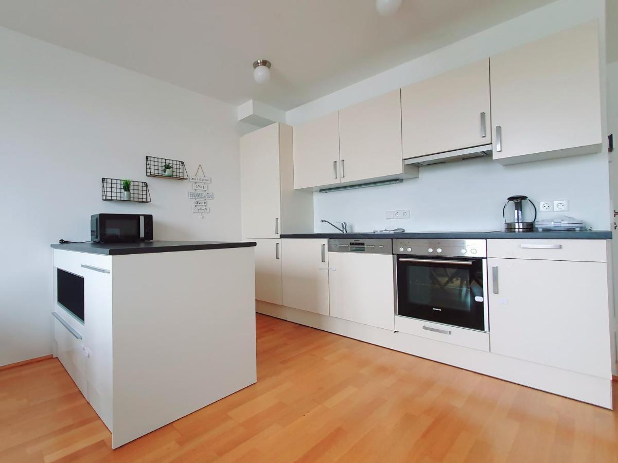 Near Lake Two Bedroom Duplex Apartment Вена Экстерьер фото