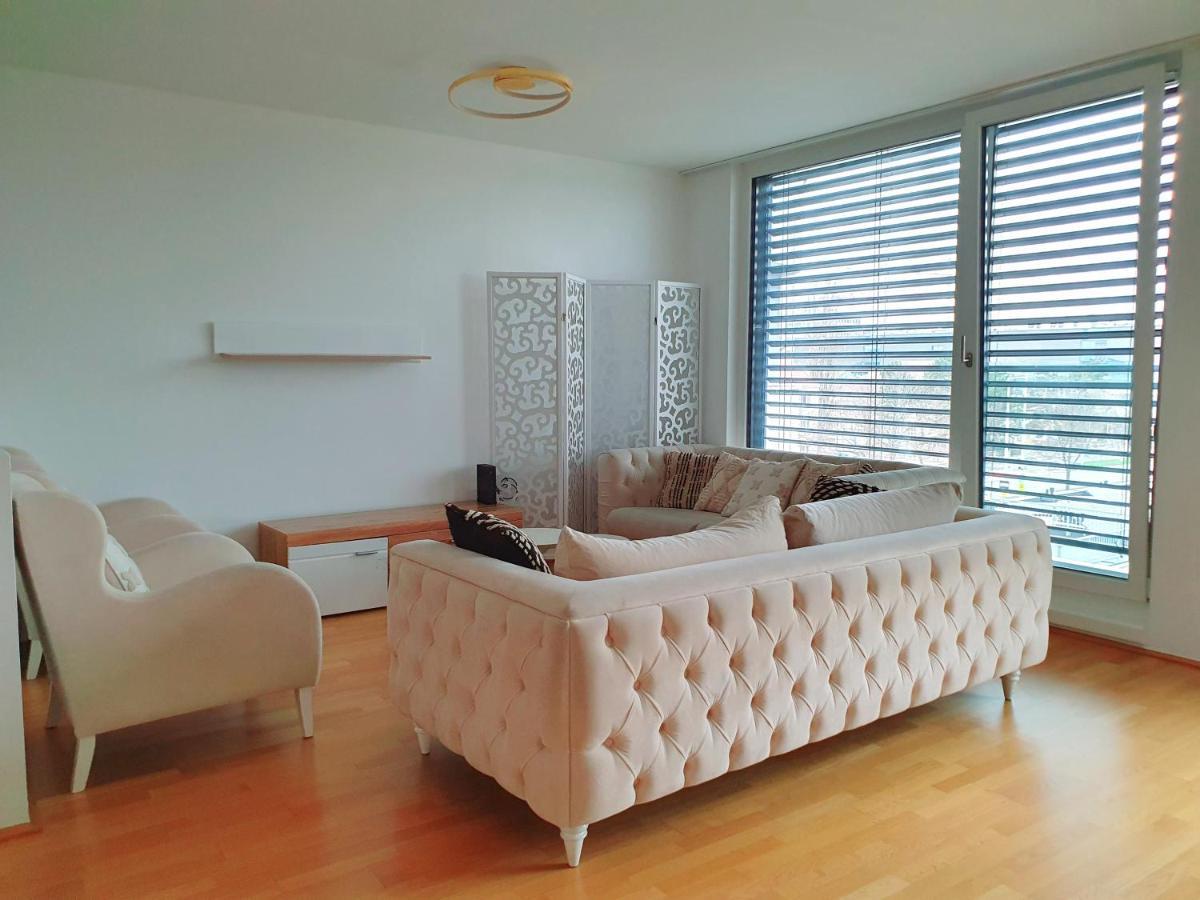 Near Lake Two Bedroom Duplex Apartment Вена Экстерьер фото