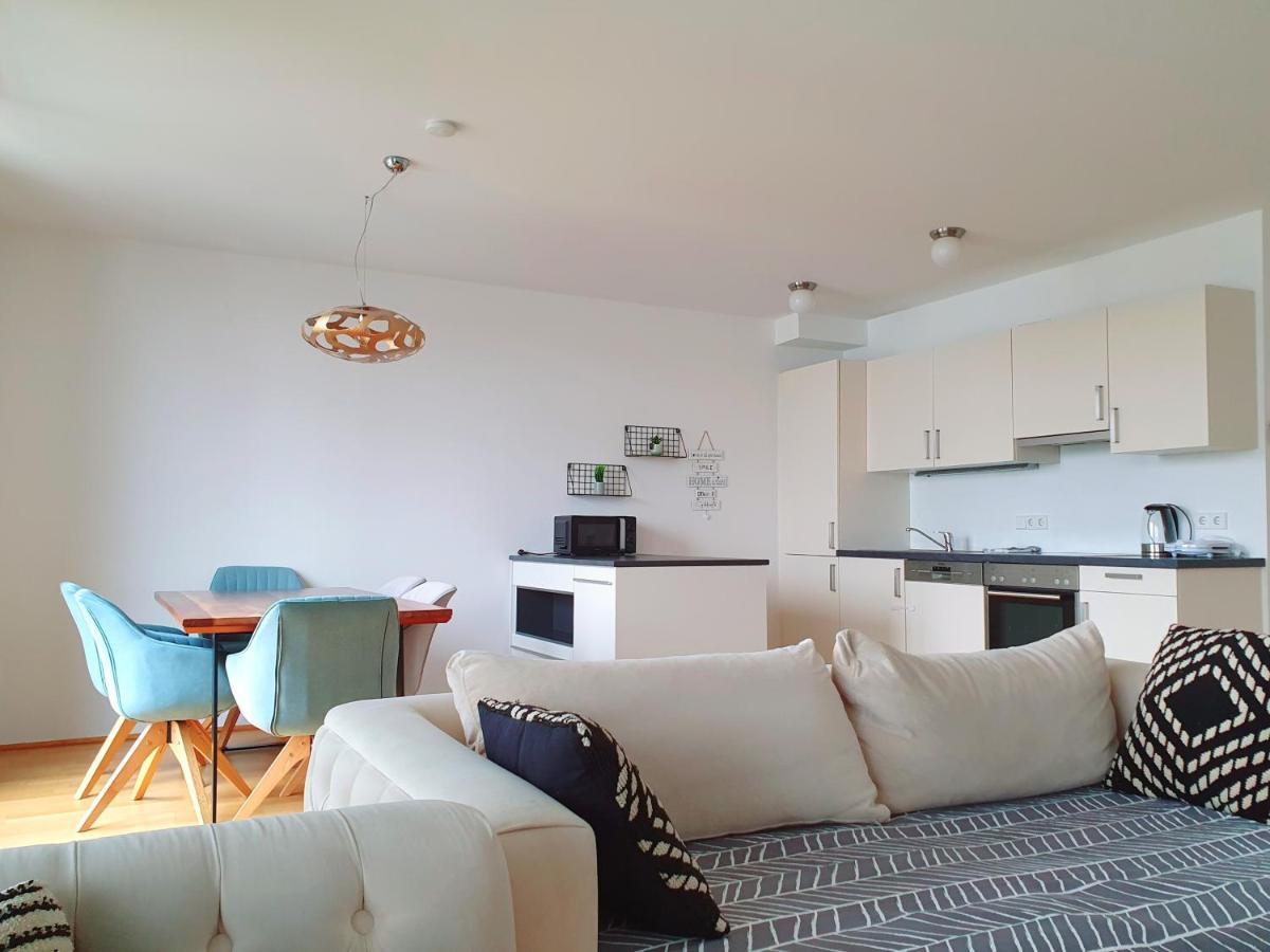 Near Lake Two Bedroom Duplex Apartment Вена Экстерьер фото