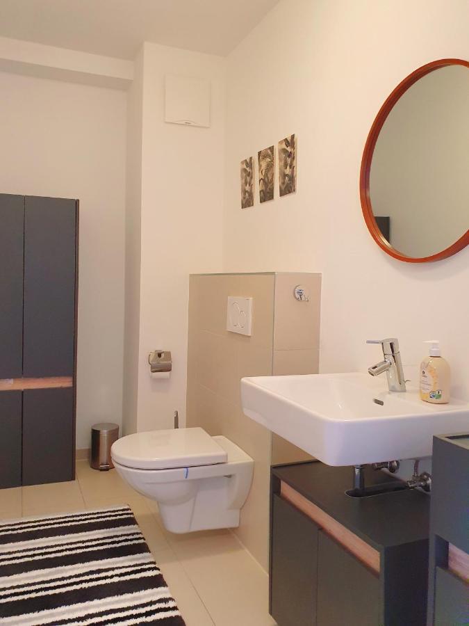 Near Lake Two Bedroom Duplex Apartment Вена Экстерьер фото